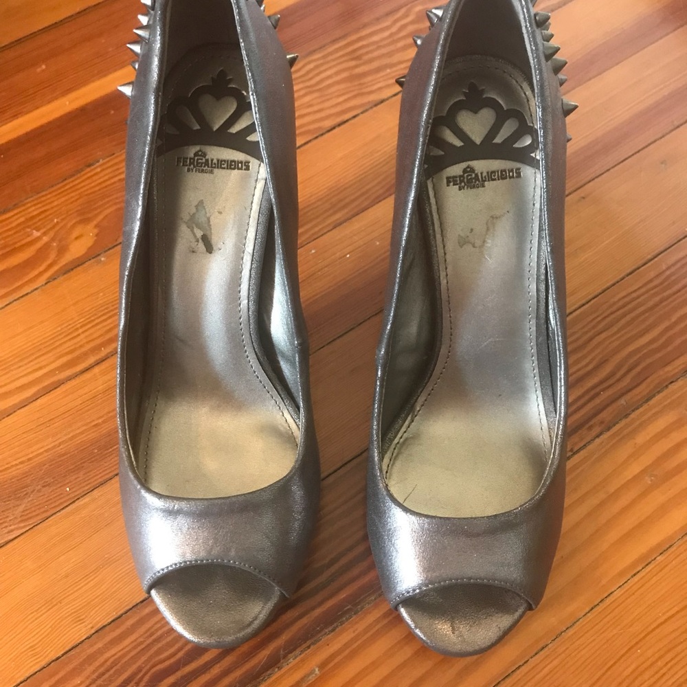 Gorgeous duochrome heels